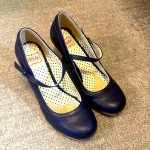 Fun 40s vibe blue retro Mary Jane pumps by Bettie page
